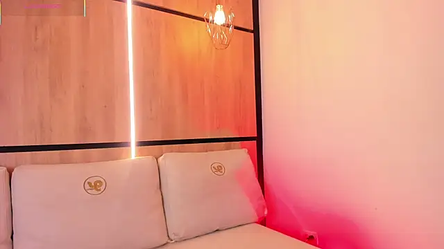 ashlyn parker online show from 10/06/25, 08:31