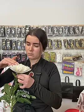 mewKate online show from 04/18/26, 09:22