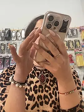 mewKate online show from 05/20/26, 02:47
