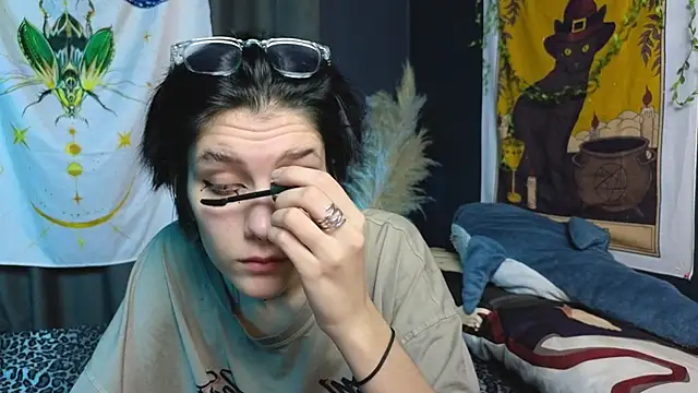 Snapshot of Hyeon_Jin chatting on 01/18/25, 09:13 Hyeon Jin online show from 01/18/25, 09:13