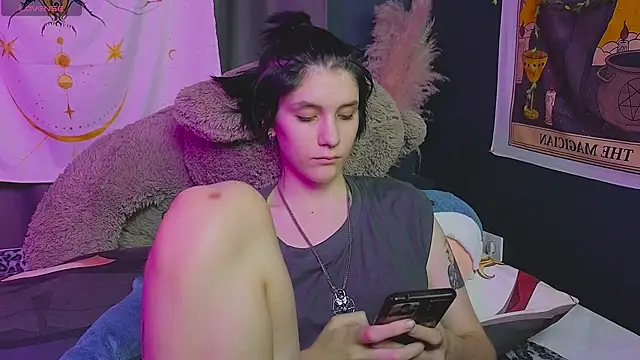 Snapshot of Hyeon_Jin chatting on 01/22/25, 04:44 Hyeon Jin online show from 01/22/25, 04:44