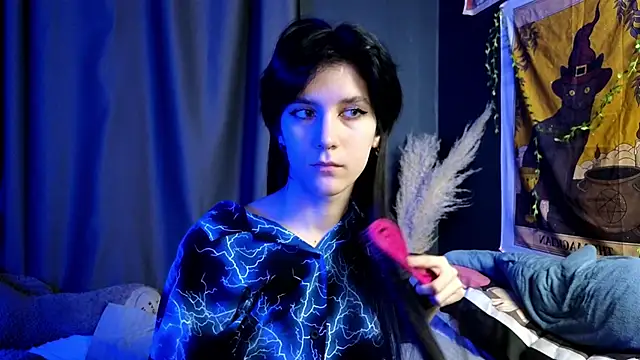 Snapshot of Hyeon_Jin chatting on 02/10/25, 11:34 Hyeon Jin online show from 02/10/25, 11:34