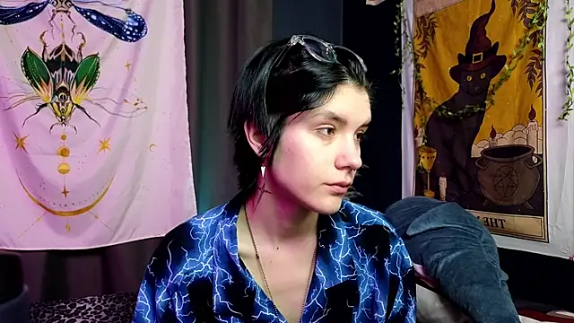 Snapshot of Hyeon_Jin chatting on 01/19/25, 09:13 Hyeon Jin online show from 01/19/25, 09:13