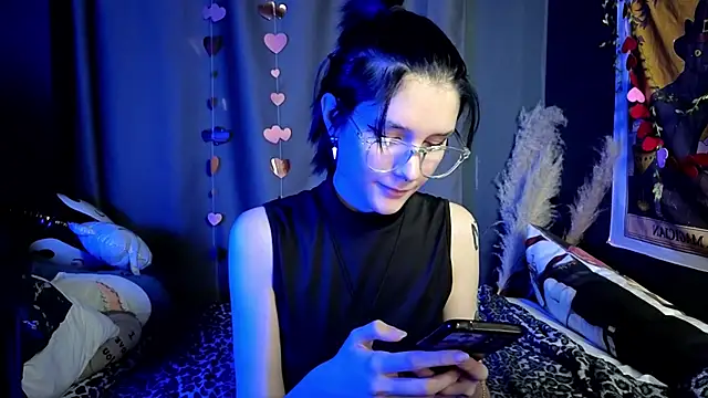 Snapshot of Hyeon_Jin chatting on 02/24/25, 12:30 Hyeon Jin online show from 02/24/25, 12:30