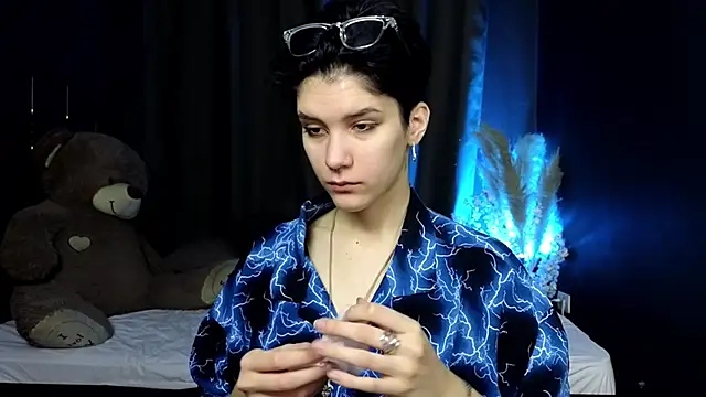 Snapshot of Hyeon_Jin chatting on 03/13/25, 11:08 Hyeon Jin online show from 03/13/25, 11:08