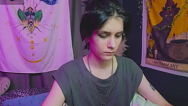 Snapshot of Hyeon_Jin chatting on 01/22/25, 01:42 Hyeon Jin online show from 01/22/25, 01:42