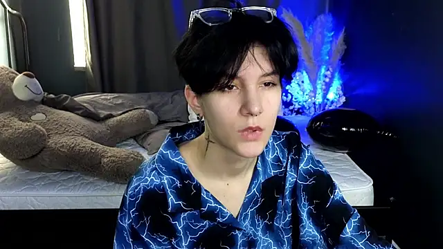 Snapshot of Hyeon_Jin chatting on 03/11/25, 10:29 Hyeon Jin online show from 03/11/25, 10:29