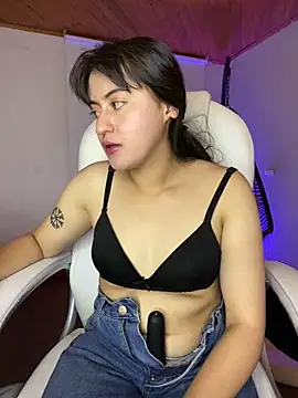 Camila pinkk online show from 11/04/25, 04:44