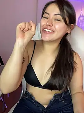Snapshot of Camila_pinkk chatting on 05/25/26, 01:21 Camila pinkk online show from 05/25/26, 01:21