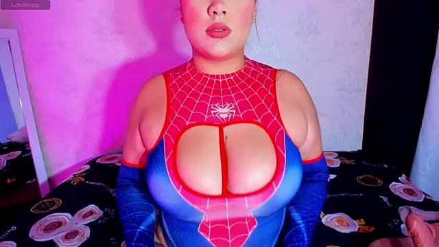 NAHIARA LEE online show from 11/08/25, 12:20