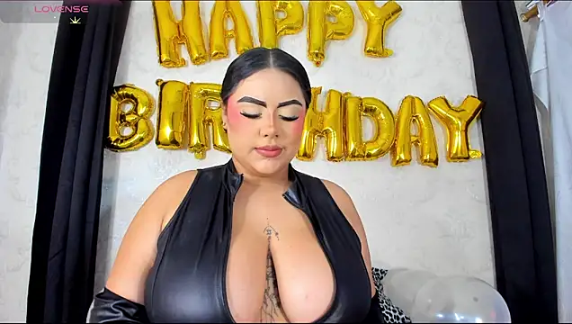 NAHIARA LEE online show from 06/15/26, 01:11