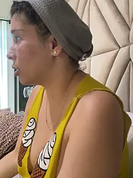 Snapshot of MilaRux chatting on 11/07/25, 07:29 MilaRux online show from 11/07/25, 07:29