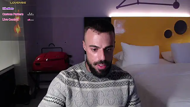 Snapshot of todddantes25 chatting on 02/22/25, 01:11 todddantes25 online show from 02/22/25, 01:11