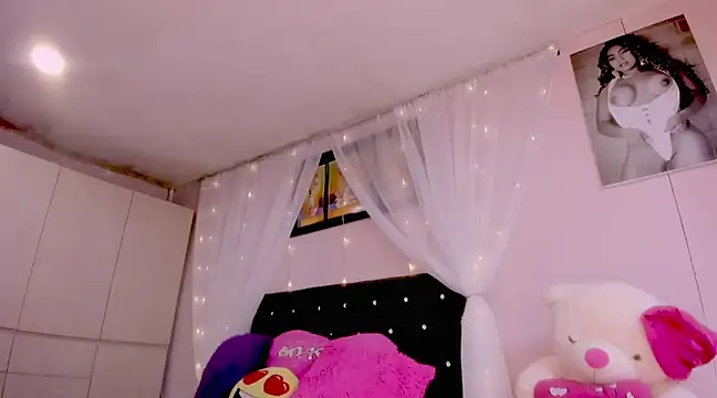 Snapshot of Aliana_Ross chatting on 03/01/25, 11:50 Aliana Ross online show from 03/01/25, 11:50