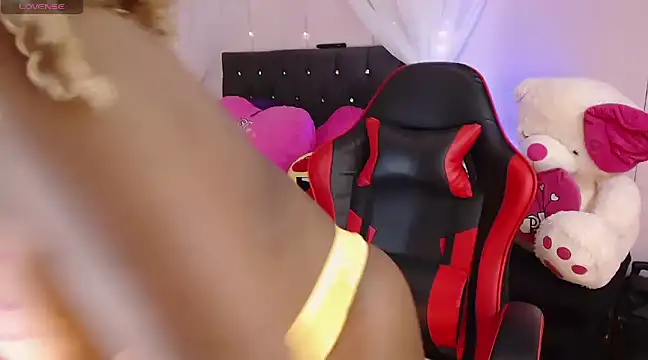 Snapshot of Aliana_Ross chatting on 03/17/25, 11:42 Aliana Ross online show from 03/17/25, 11:42