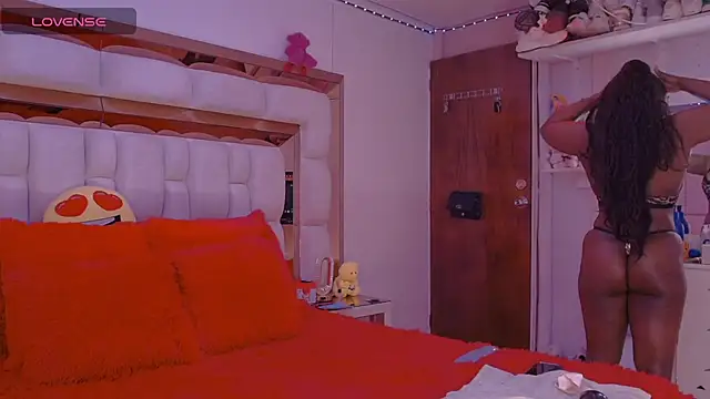 Snapshot of Aliana_Ross chatting on 09/11/25, 09:20 Aliana Ross online show from 09/11/25, 09:20