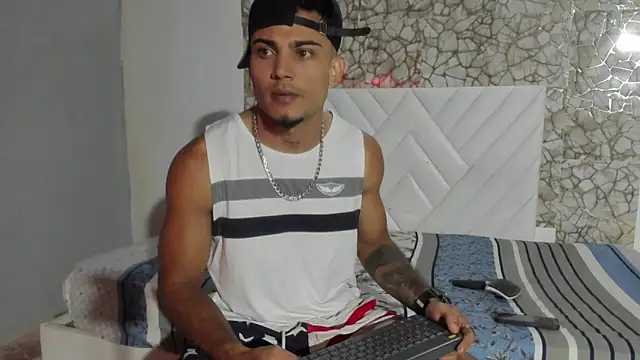 Snapshot of Aaron_butler chatting on 03/02/26, 03:19 Aaron butler online show from 03/02/26, 03:19