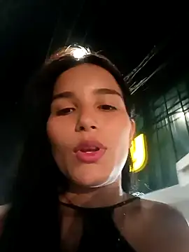 Snapshot of the_queen_of_street chatting on 10/15/25, 03:16 the queen of street online show from 10/15/25, 03:16