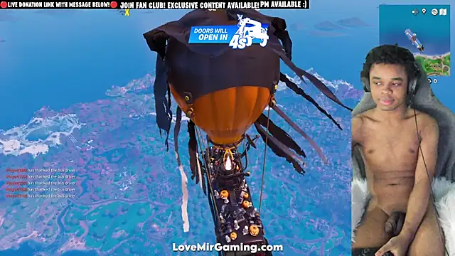 Snapshot of lovemirgaming chatting on 10/17/25, 10:22 lovemirgaming online show from 10/17/25, 10:22