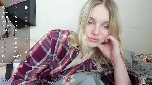 shiny bunnyyy online show from 01/19/25, 08:39