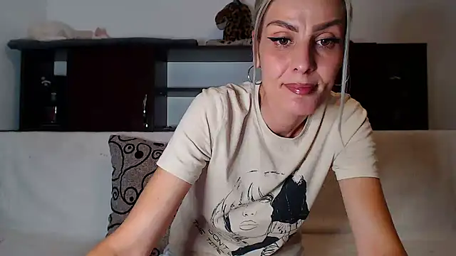 AshlineKatte online show from 11/15/25, 04:55