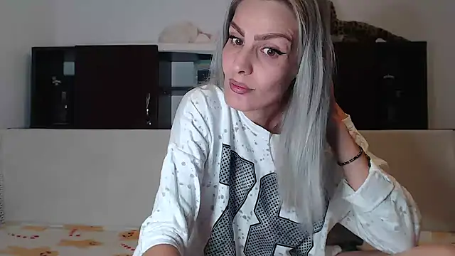 AshlineKatte online show from 10/22/25, 05:01