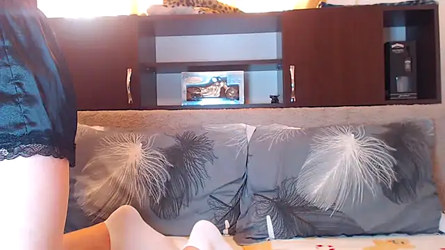 AshlineKatte online show from 12/15/25, 12:22