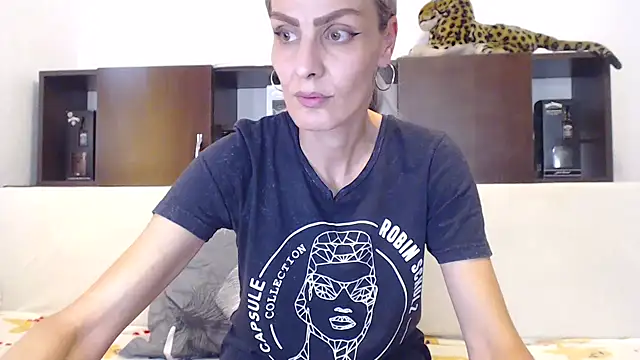 AshlineKatte online show from 10/24/25, 12:15