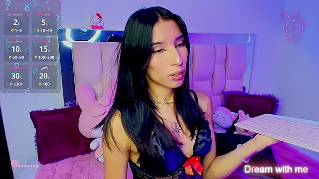 Snapshot of Silver_Rosex chatting on 11/26/25, 01:49 Silver Rosex online show from 11/26/25, 01:49