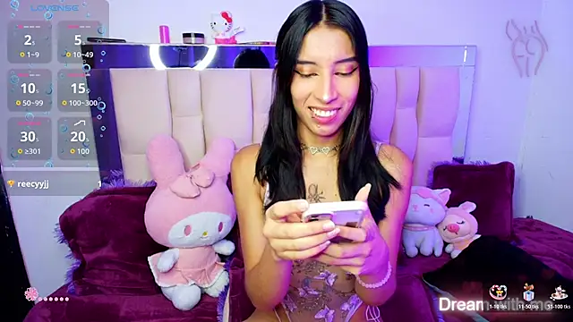 Snapshot of Silver_Rosex chatting on 11/07/25, 05:12 Silver Rosex online show from 11/07/25, 05:12