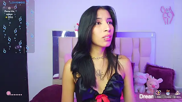 Snapshot of Silver_Rosex chatting on 10/28/25, 06:12 Silver Rosex online show from 10/28/25, 06:12