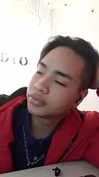 Snapshot of AlecLightwood_ chatting on 10/31/25, 10:49 AlecLightwood online show from 10/31/25, 10:49