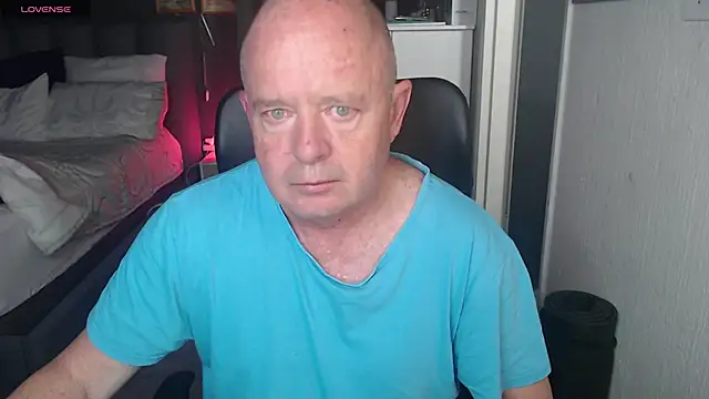 boeslaboes1 online show from 12/23/25, 02:22