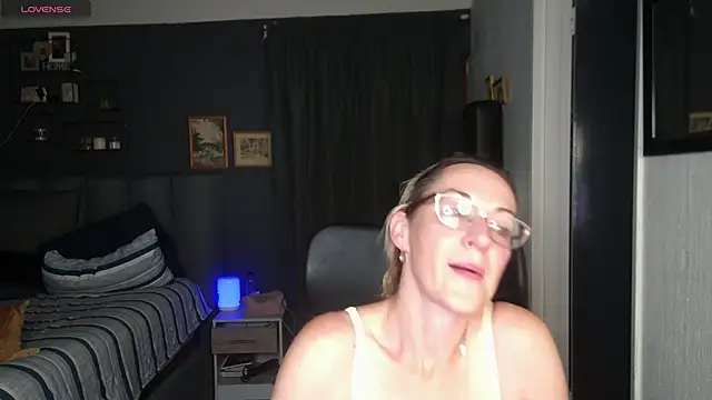 boeslaboes1 online show from 09/25/25, 06:14