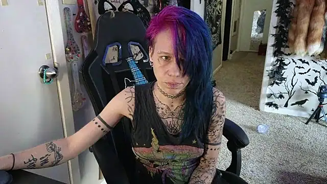 trashbrat online show from 12/19/25, 02:08