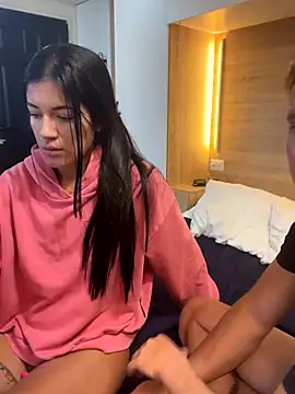 Siempre-locos69 online show from 12/15/25, 02:23