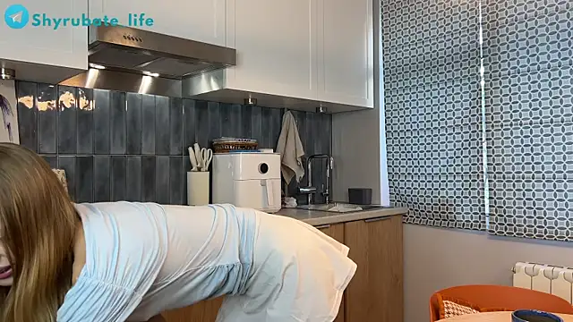 Shyrubate online show from 04/11/26, 06:21