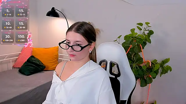 Katty Bacchus online show from 02/05/25, 03:42