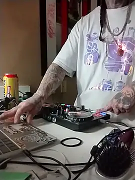 justthetip4209 online show from 03/18/25, 06:17