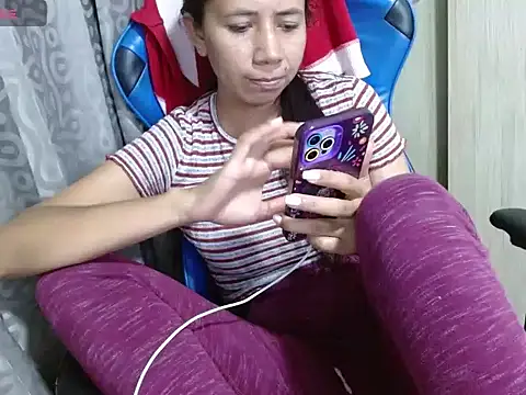 Danielagomez33 online show from 04/14/26, 12:59