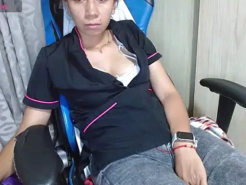 Snapshot of Danielagomez33 chatting on 06/12/26, 01:14 Danielagomez33 online show from 06/12/26, 01:14