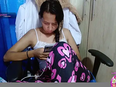 Danielagomez33 online show from 03/23/26, 01:00