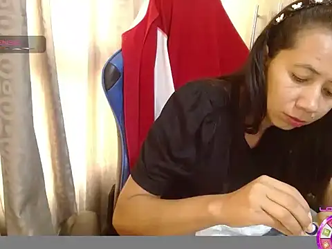 Danielagomez33 online show from 04/07/26, 12:18