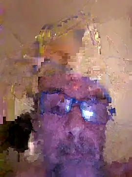 LuluEros online show from 12/04/25, 10:09