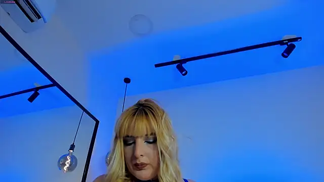 Snapshot of Blue_Angell chatting on 09/13/25, 11:38 Blue Angell online show from 09/13/25, 11:38