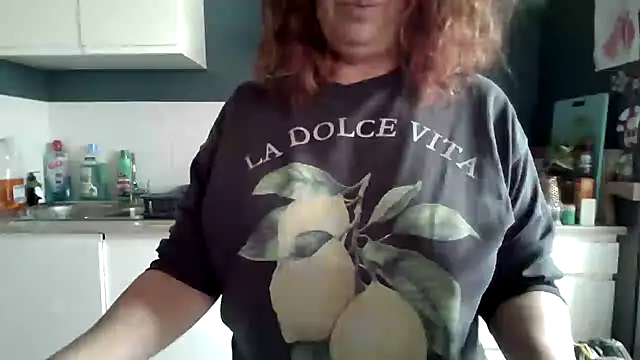 Snapshot of sweetinside_ chatting on 01/09/26, 12:01 sweetinside online show from 01/09/26, 12:01