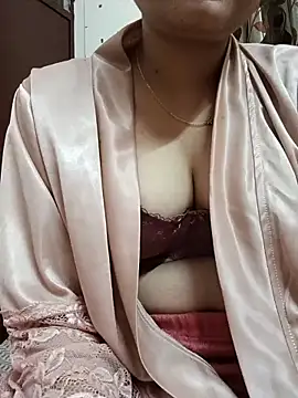 karishma kappur online show from 02/18/25, 04:14