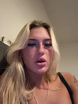 PrettyPrincess69x online show from 03/13/25, 11:30