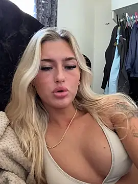 PrettyPrincess69x online show from 02/28/25, 10:52