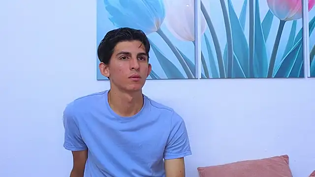 Snapshot of Ana_and_Leo chatting on 11/22/25, 02:49 Ana and Leo online show from 11/22/25, 02:49